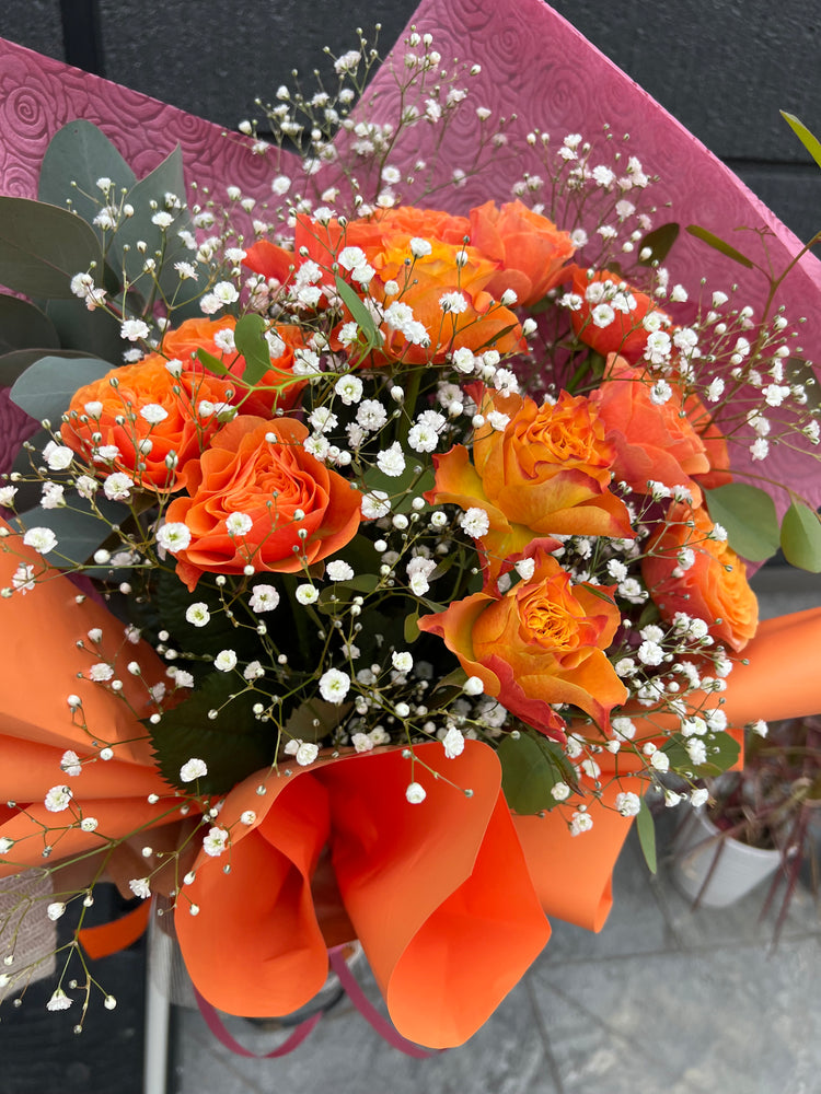 オレンジローズ&カスミソウ花束