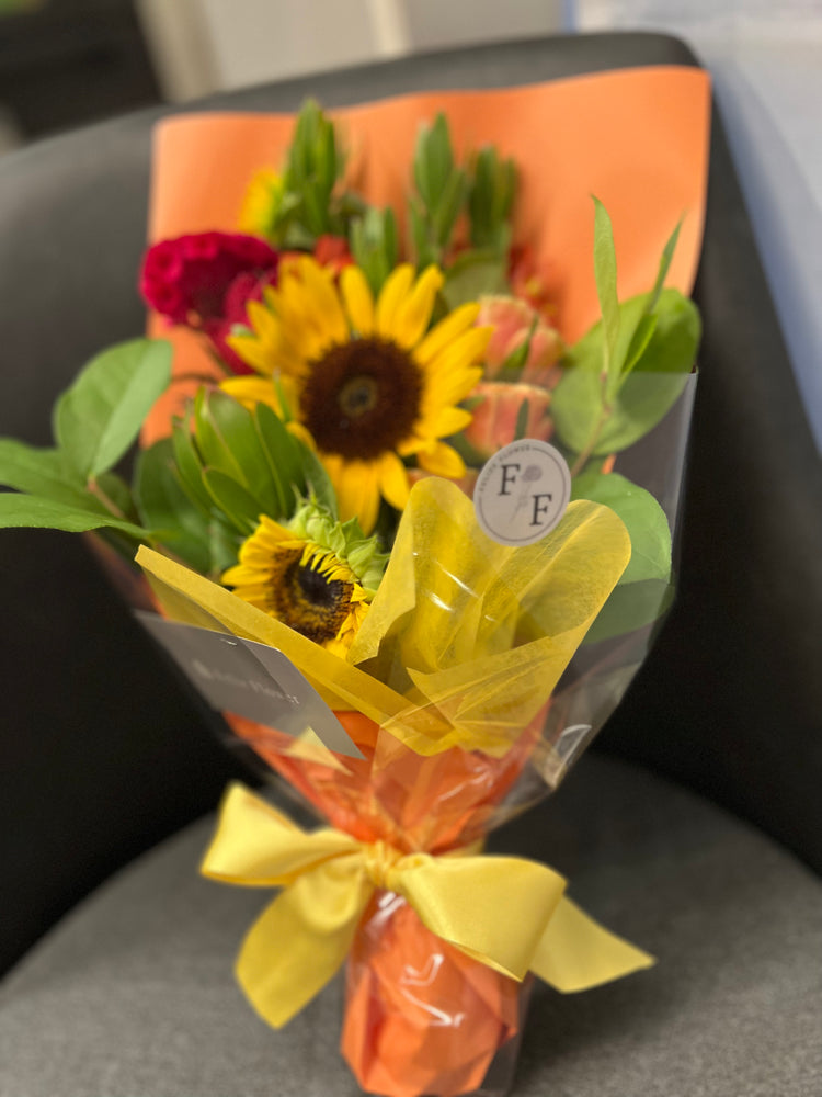 元気なビタミンカラーの花束