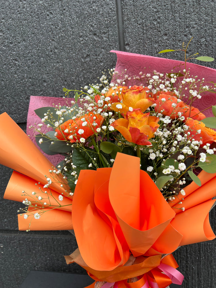 オレンジローズ&カスミソウ花束