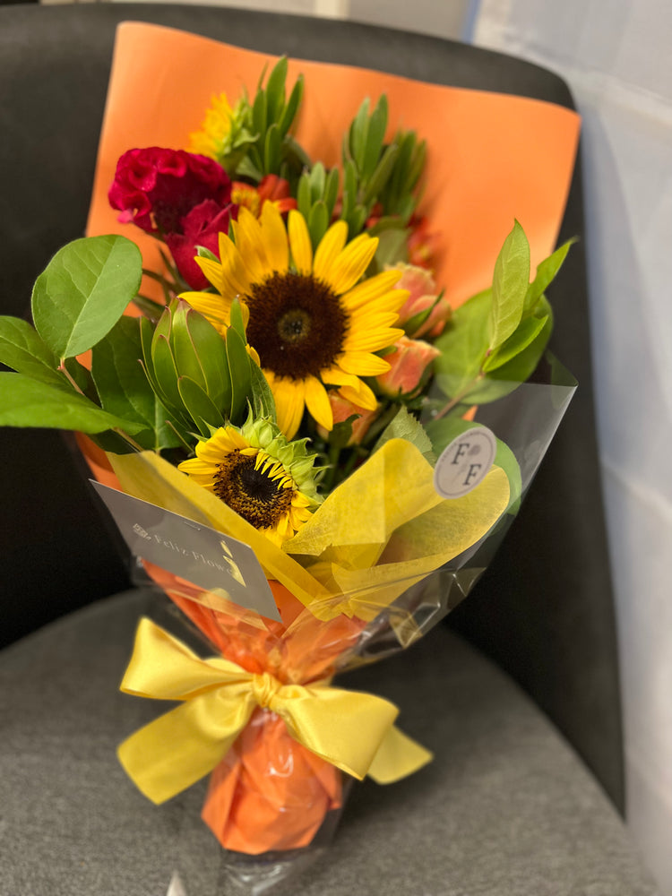 元気なビタミンカラーの花束