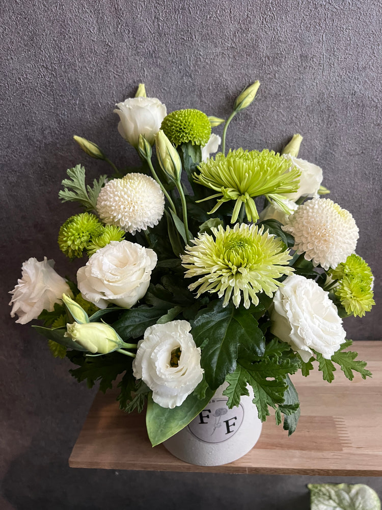 お供え用仏花アレンジメント(White &Green)NO.1