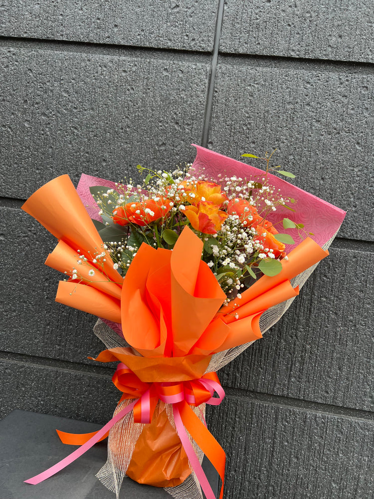 オレンジローズ&カスミソウ花束