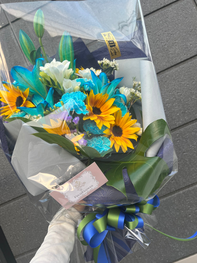 ゴージャスな60cm青百合の花束