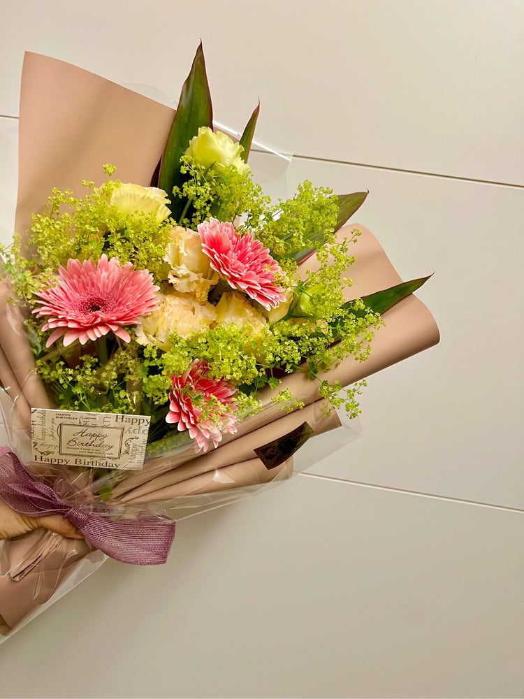 ピンクガーベラ入り花束