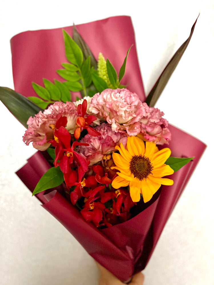 おまかせスタイリッシュ花束(モカラルビー&ひまわり)