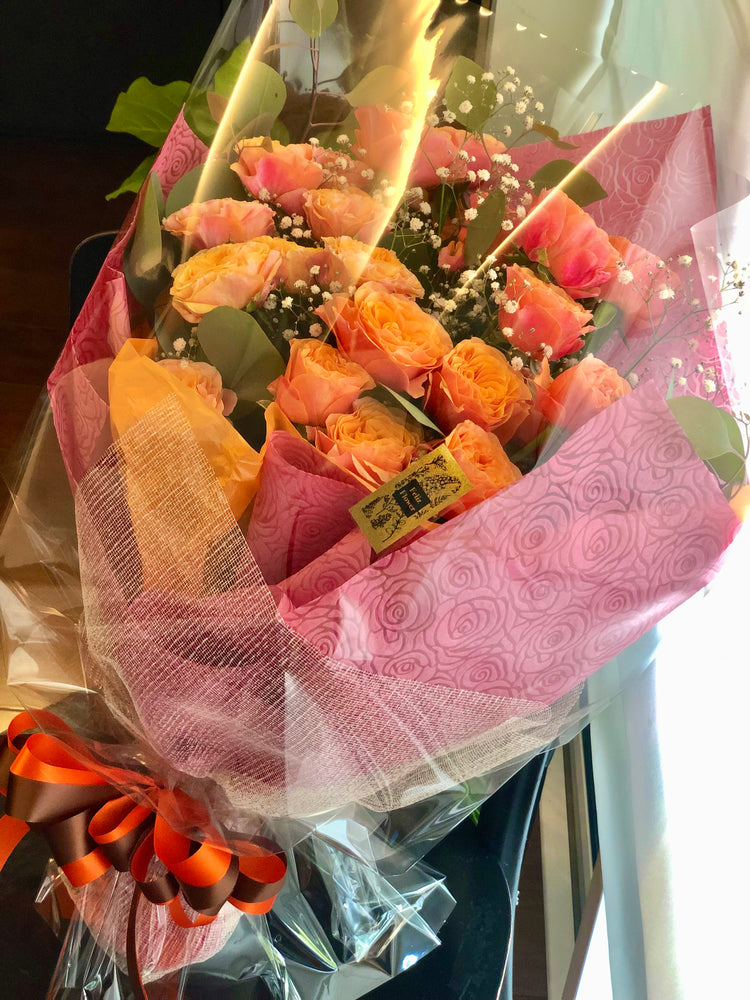 オレンジローズとカスミソウのシンプル花束