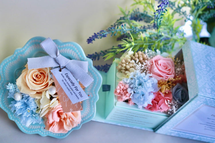 お花を詰め込んだフラワーフォトBOX