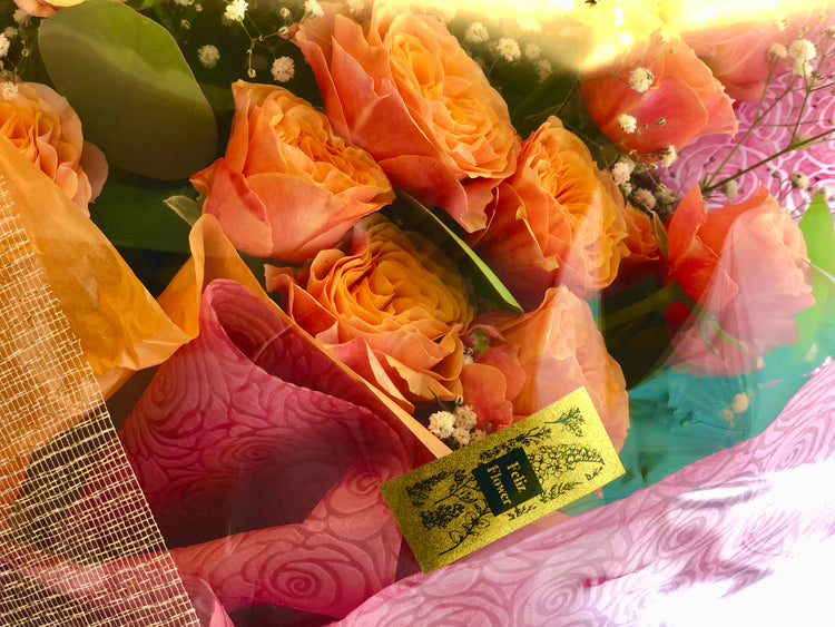 オレンジローズとカスミソウのシンプル花束