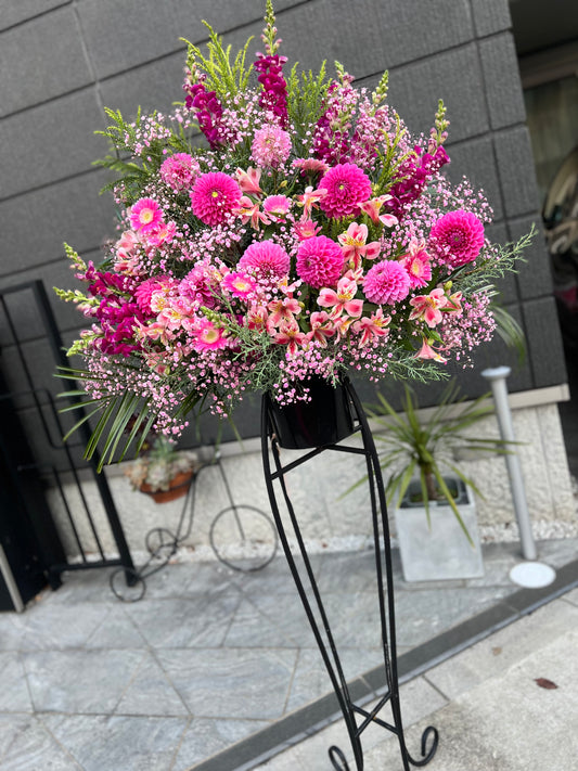 フローリストおまかせピンクスタンド花