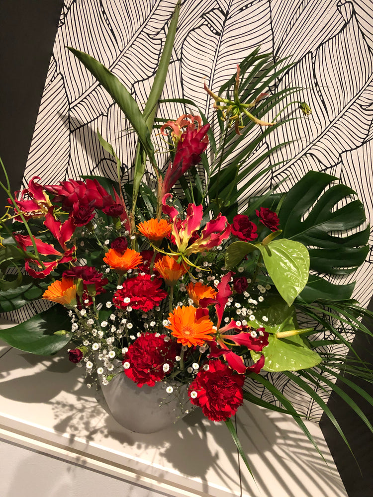【Lサイズ】季節のお花アレンジメント(赤系)