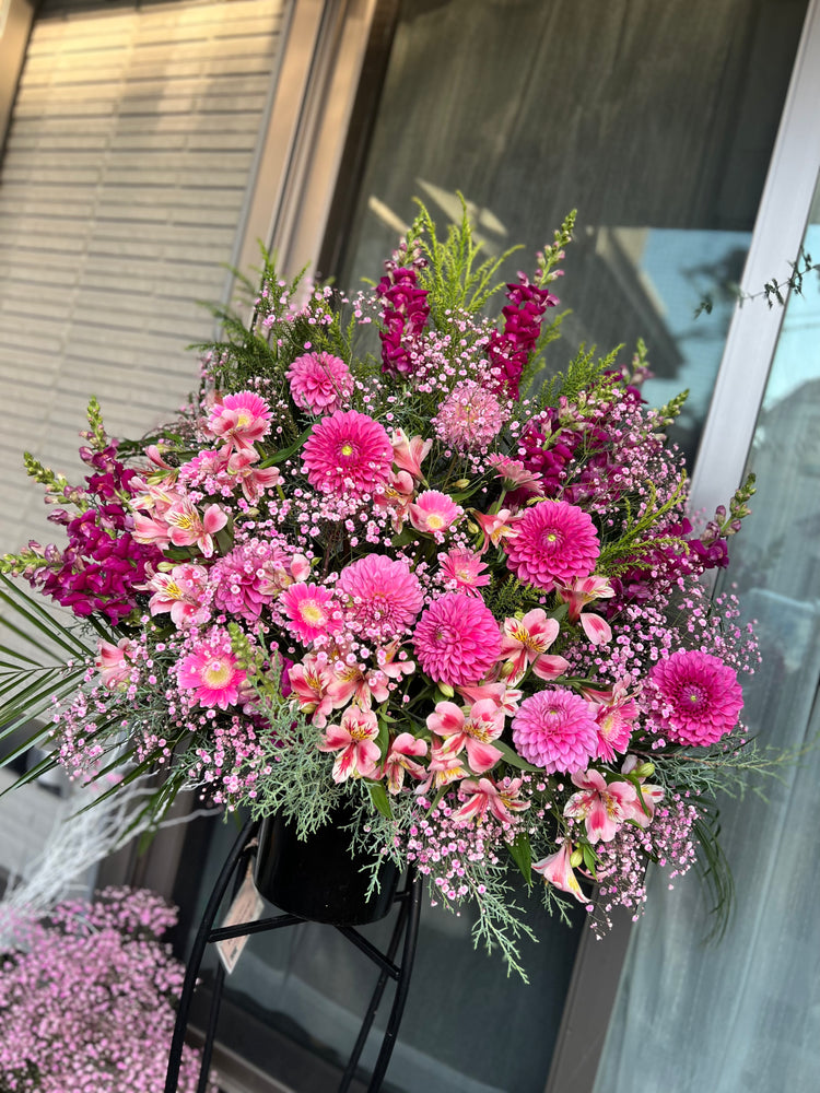 フローリストおまかせピンクスタンド花