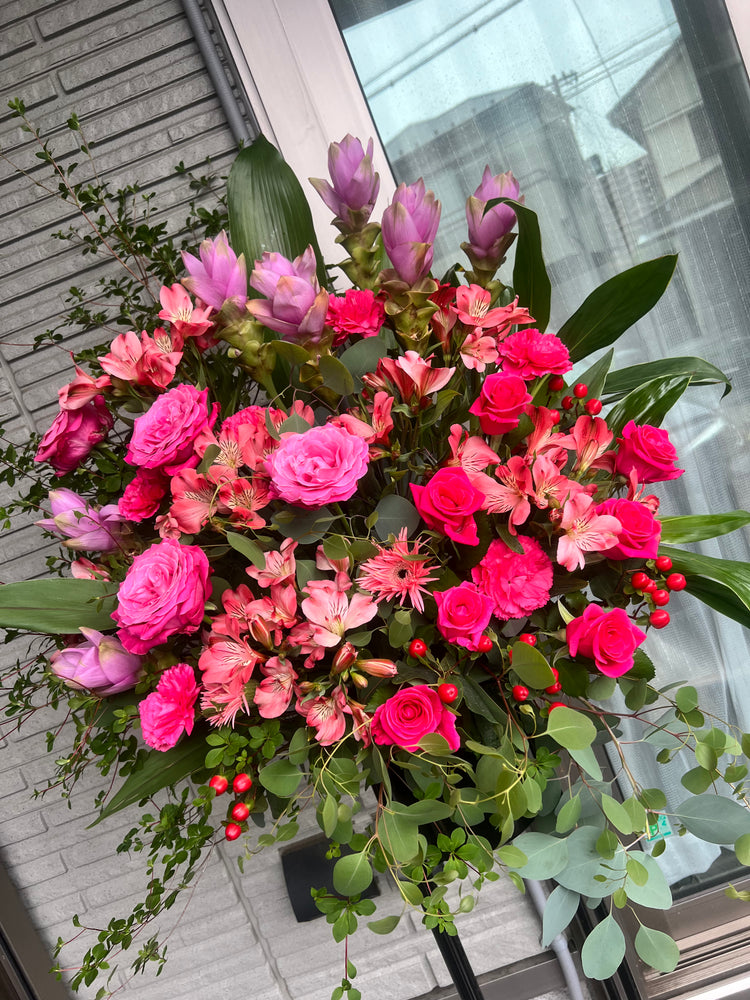 フローリストお任せクリーミーピンクスタンド花