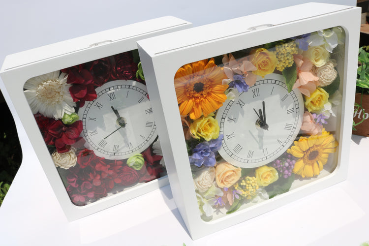 お花をたくさん詰め込んだ置き時計【Amarillo fresco】