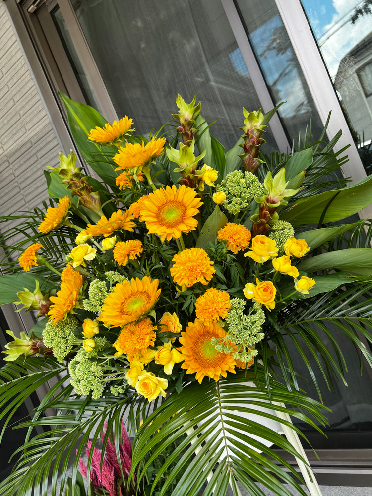 フローリストお任せオレンジスタンド花