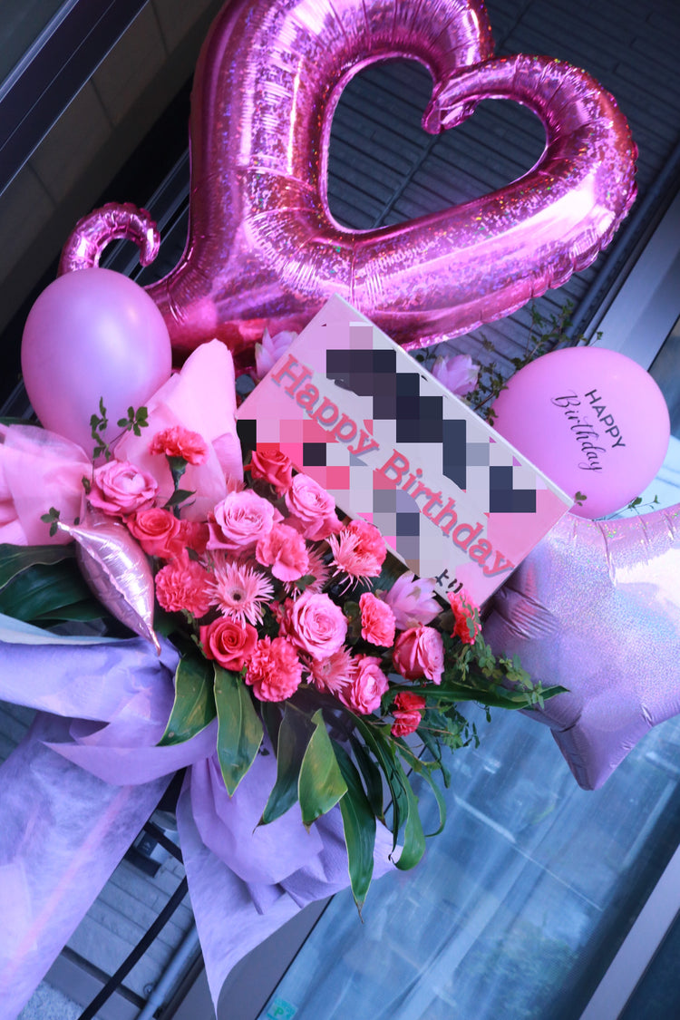 大きなハートのバルーンスタンド花
