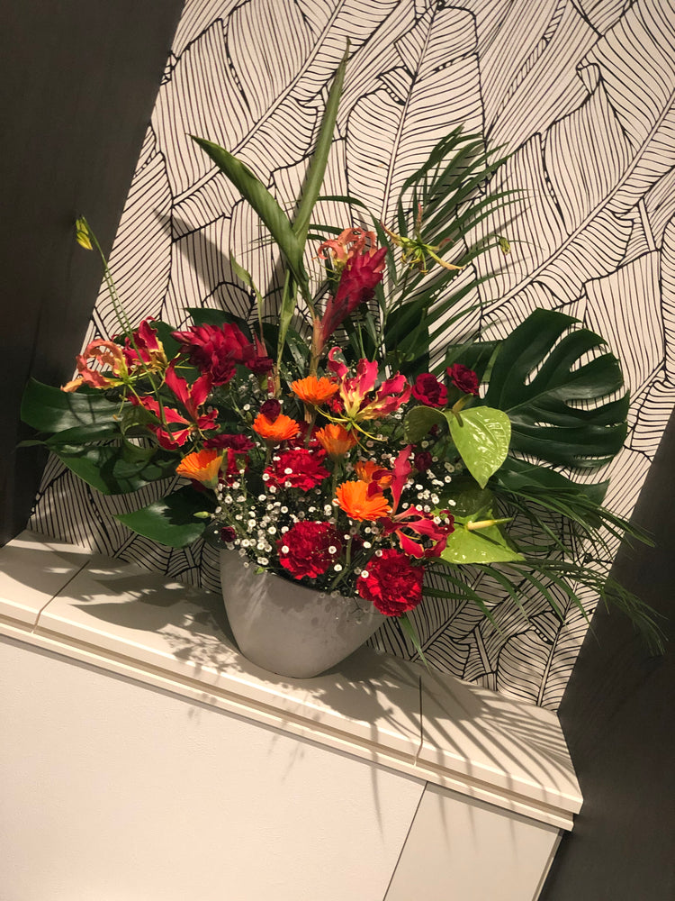 【Lサイズ】季節のお花アレンジメント(赤系)