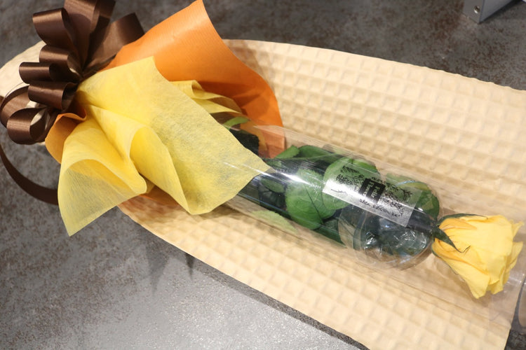 黄色のステムローズ〜preserved flower〜ラッピング付き