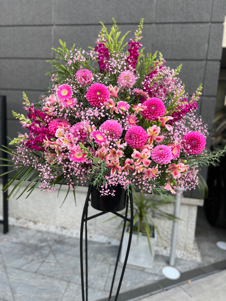 フローリストおまかせピンクスタンド花