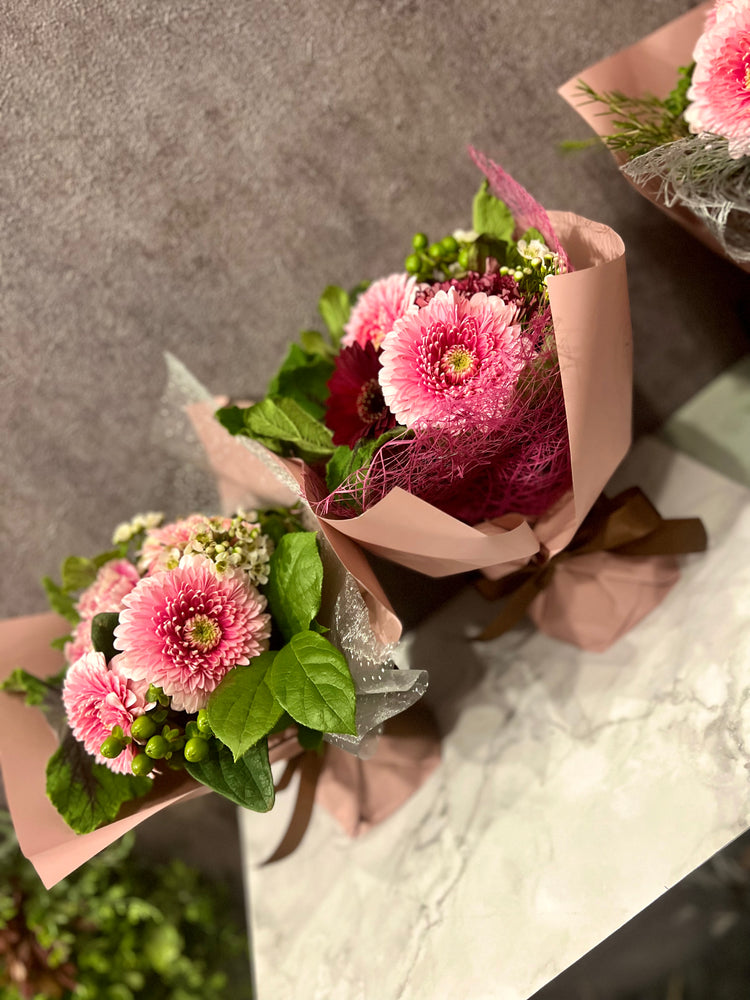 【Sサイズ】チェリーピンクのスタンディングブーケ