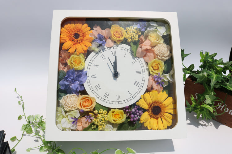 お花をたくさん詰め込んだ置き時計【Amarillo fresco】